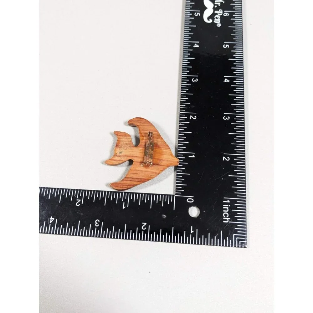 Vintage Carved Style Brown Wood Angel‎ Fish Tropical Pin